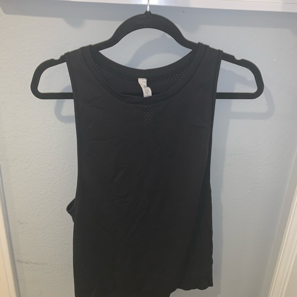 Black lululemon workout tank top.